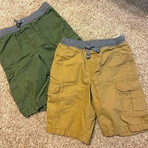 Boys Carter’s Size 7 shorts excellent condition green & khaki